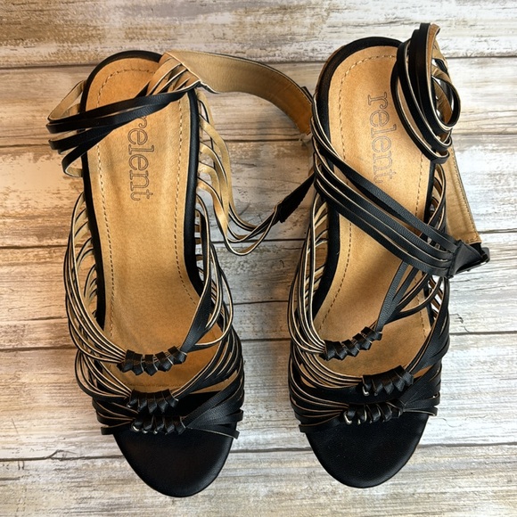 Wedges New in Box - Picture 2 of 9